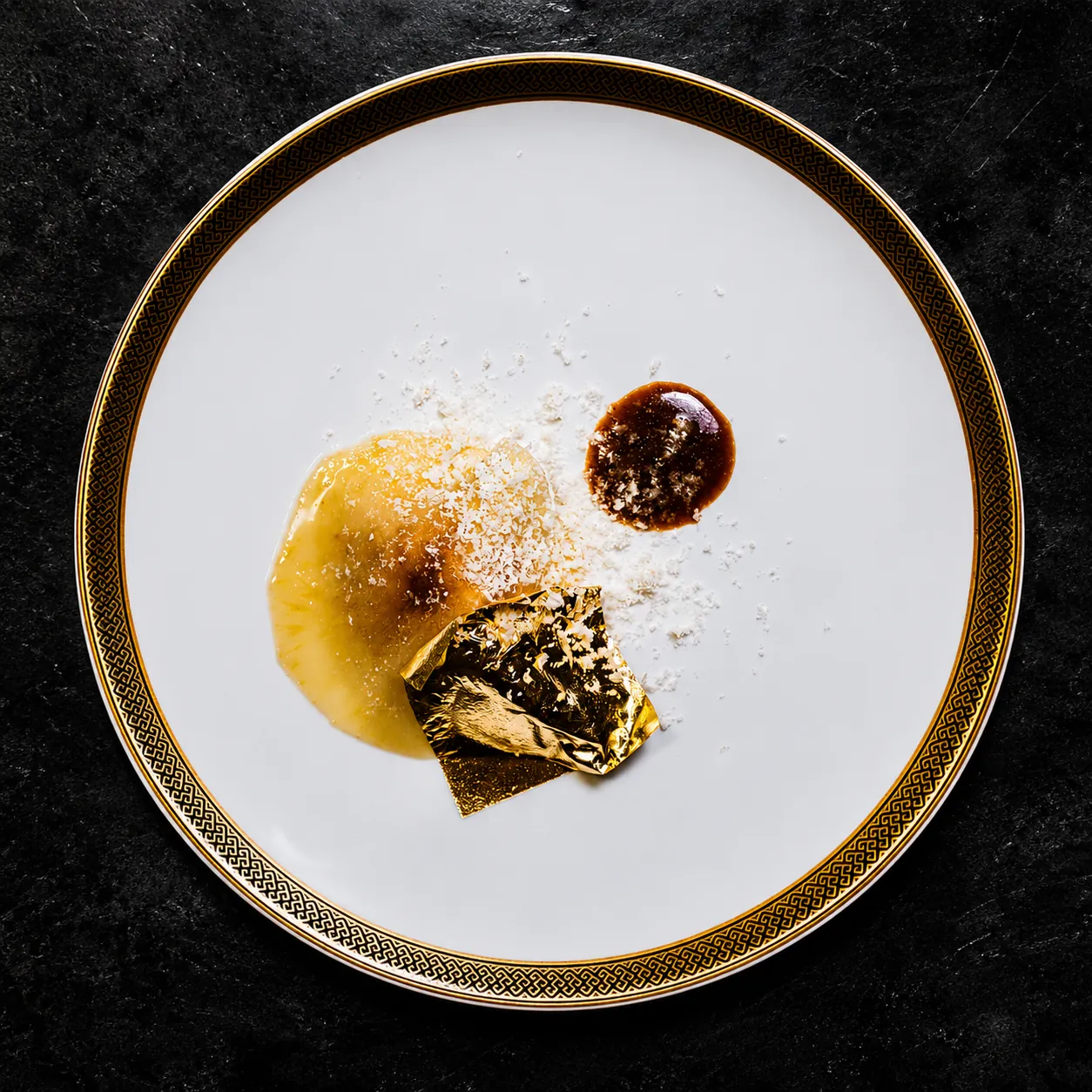 Dessert con foglia d’oro